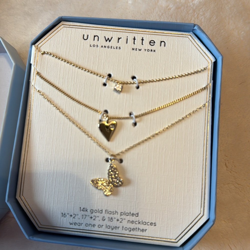 Unwritten necklace